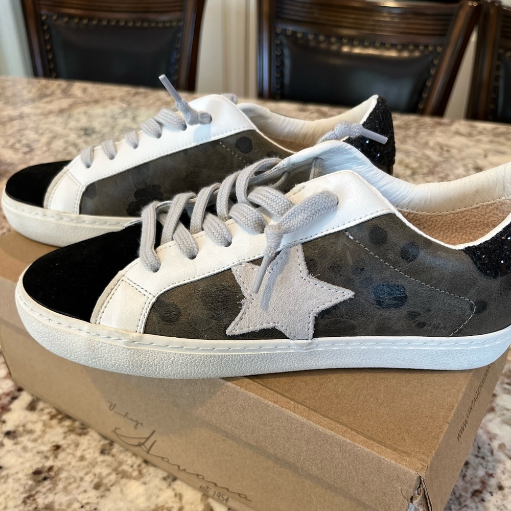 BRAND NEW Vintage Havana Luz Wild Camo fashion sneakers.